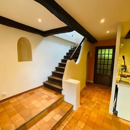 Maison Traditionnelle Bretonne Proche De La