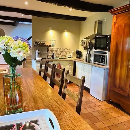 Maison Traditionnelle Bretonne Proche De La * Quemper-Guézennec